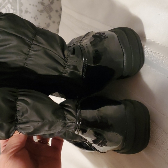 Totes 3 calf boots,black nylon patent accent, side zip. Not worn - Picture 5 of 16